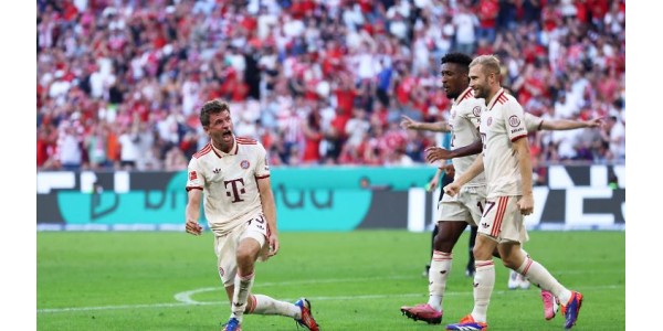 Den djupa vänskapen mellan Thomas Müller och FC Bayern München-fans Den djupa vänskapen mellan Thomas Müller och FC Bayern München-fans